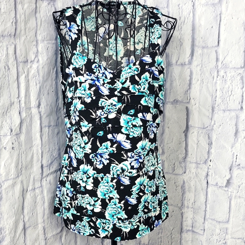 White House Black Market Floral‎ Sleeveless Blouse Size Medium